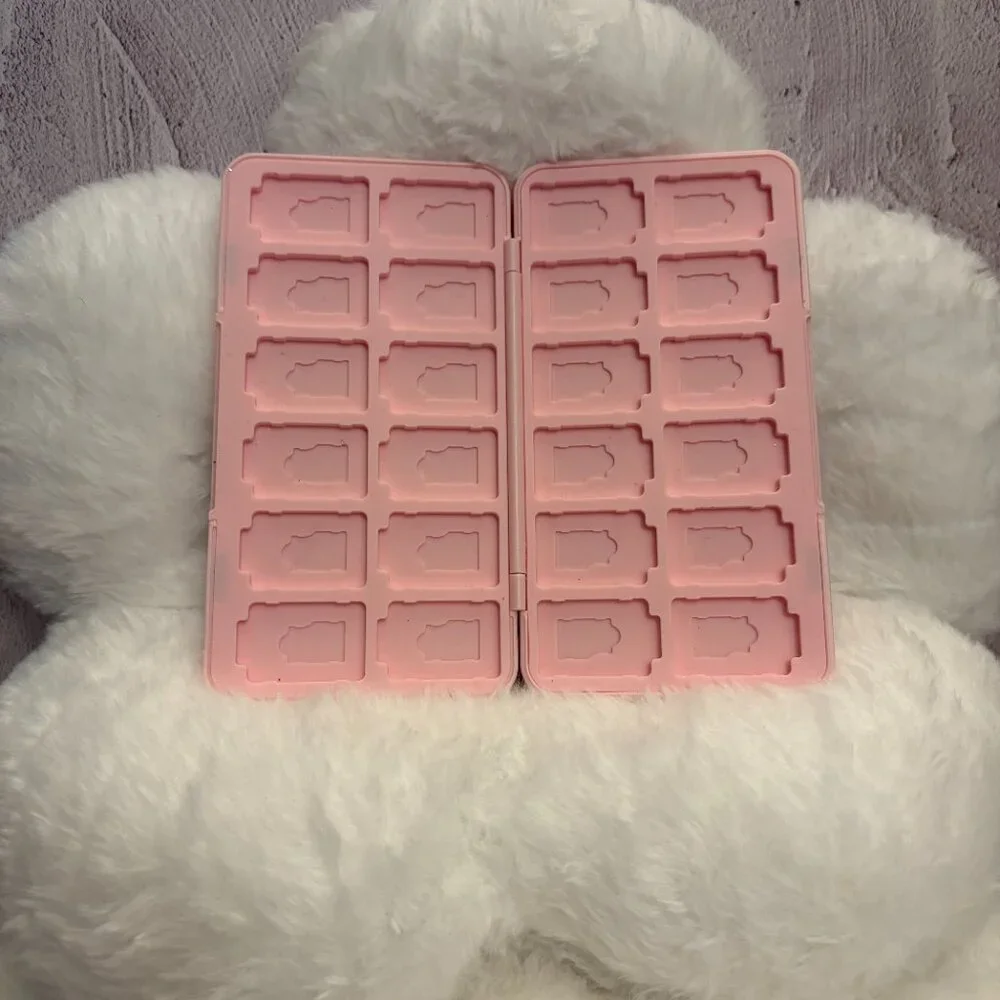 Kawaii Nintendo Switch Game & Micro SD Holder (24 spaces) (SKU: 115MI) - Picture 3 of 12